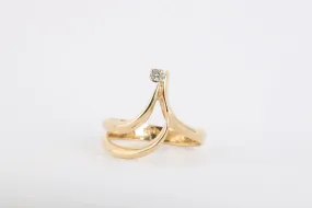 14k Yellow Gold 0.06tcw Diamond Ring Size 6.5 (3.14g.)