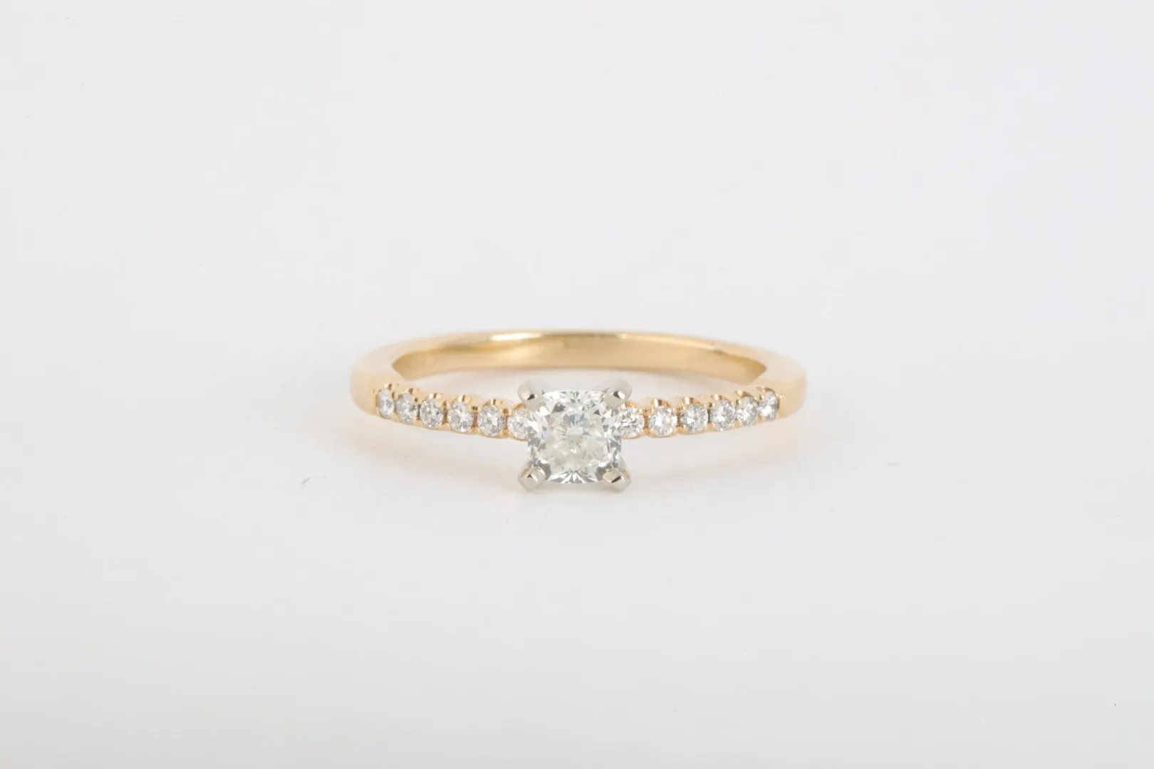 14k Yellow Gold 0.37tcw Diamond Ring Size 6.75 (2.43g.)