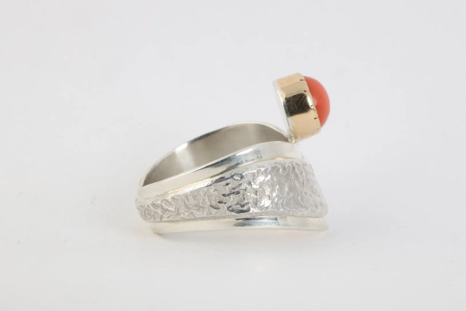 925 Silver & 14k Yellow Gold 1.04tcw Coral Ring Size 8 (7.33g.)