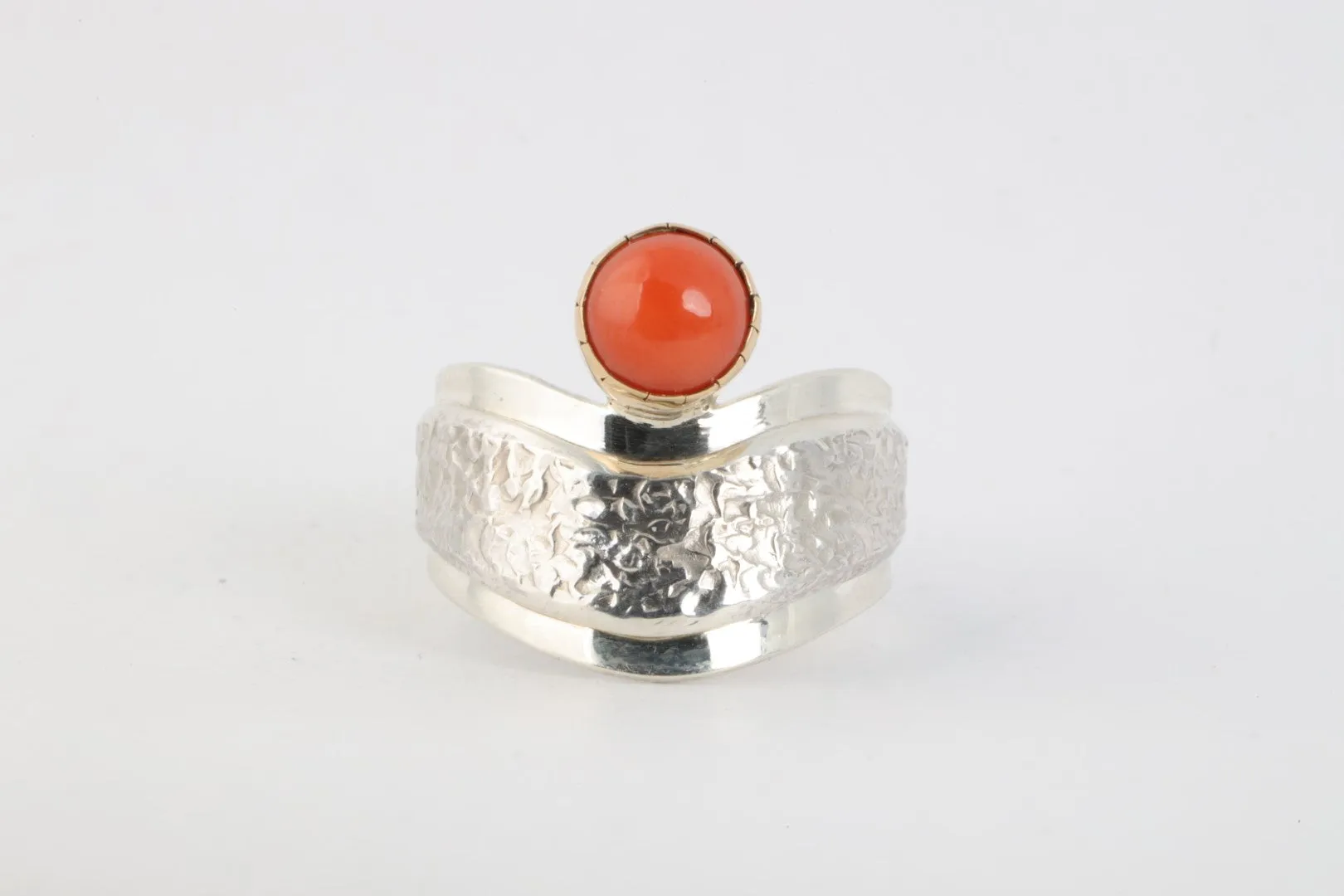 925 Silver & 14k Yellow Gold 1.04tcw Coral Ring Size 8 (7.33g.)