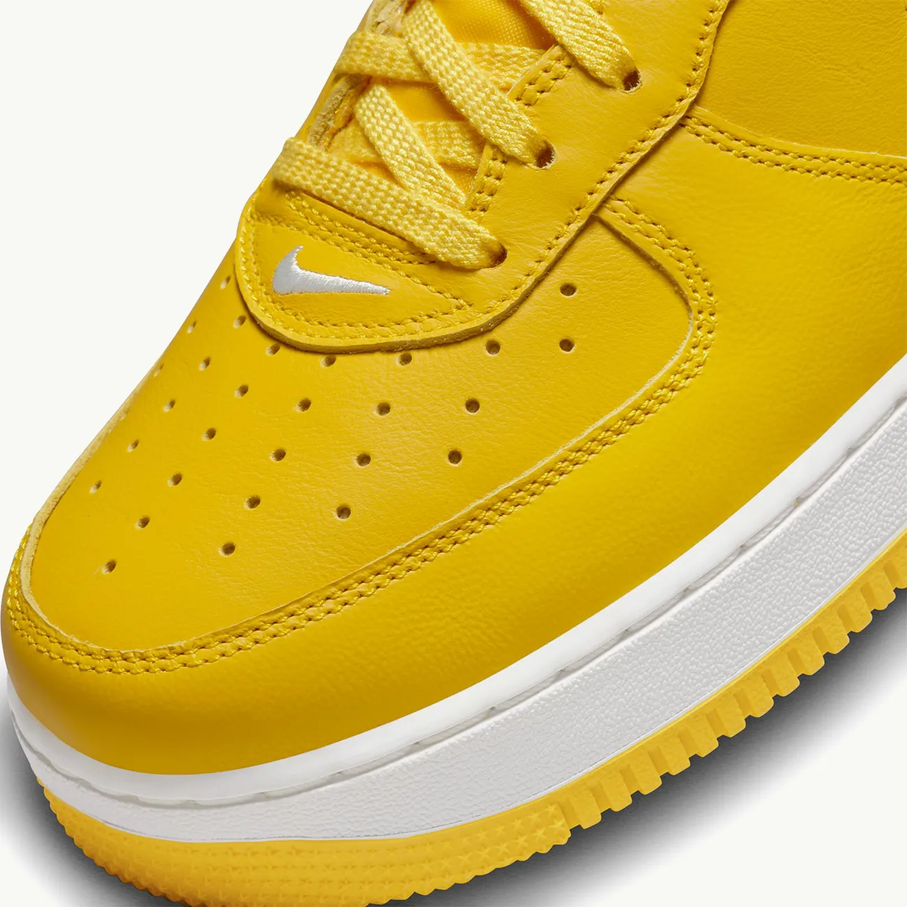 AIR FORCE 1 LOW RETRO SUMMIT WHITE SPEED YELLOW