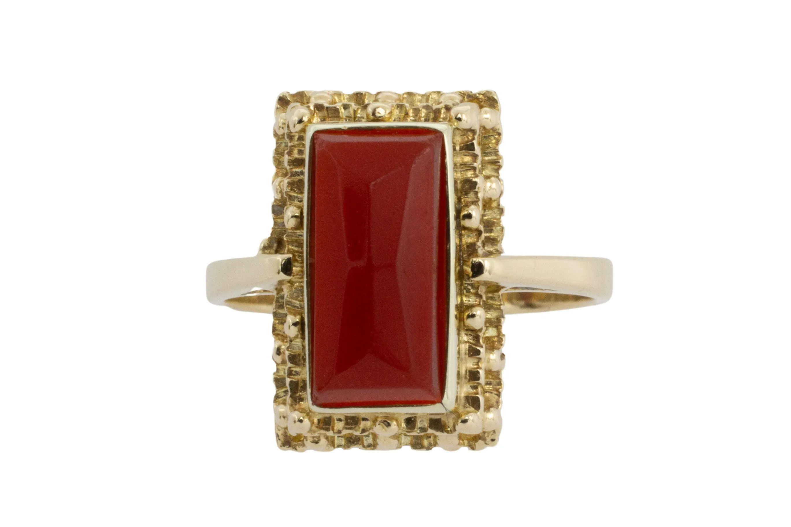 Carnelian ring in 14 carat gold