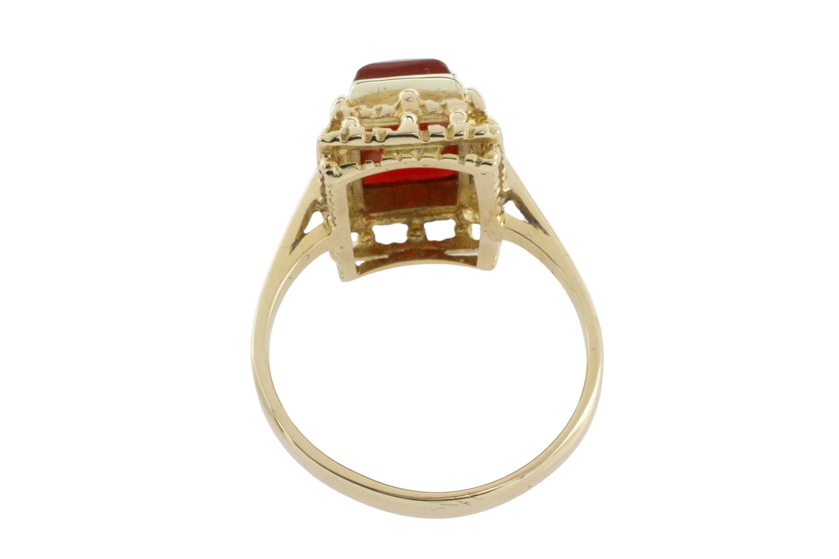 Carnelian ring in 14 carat gold