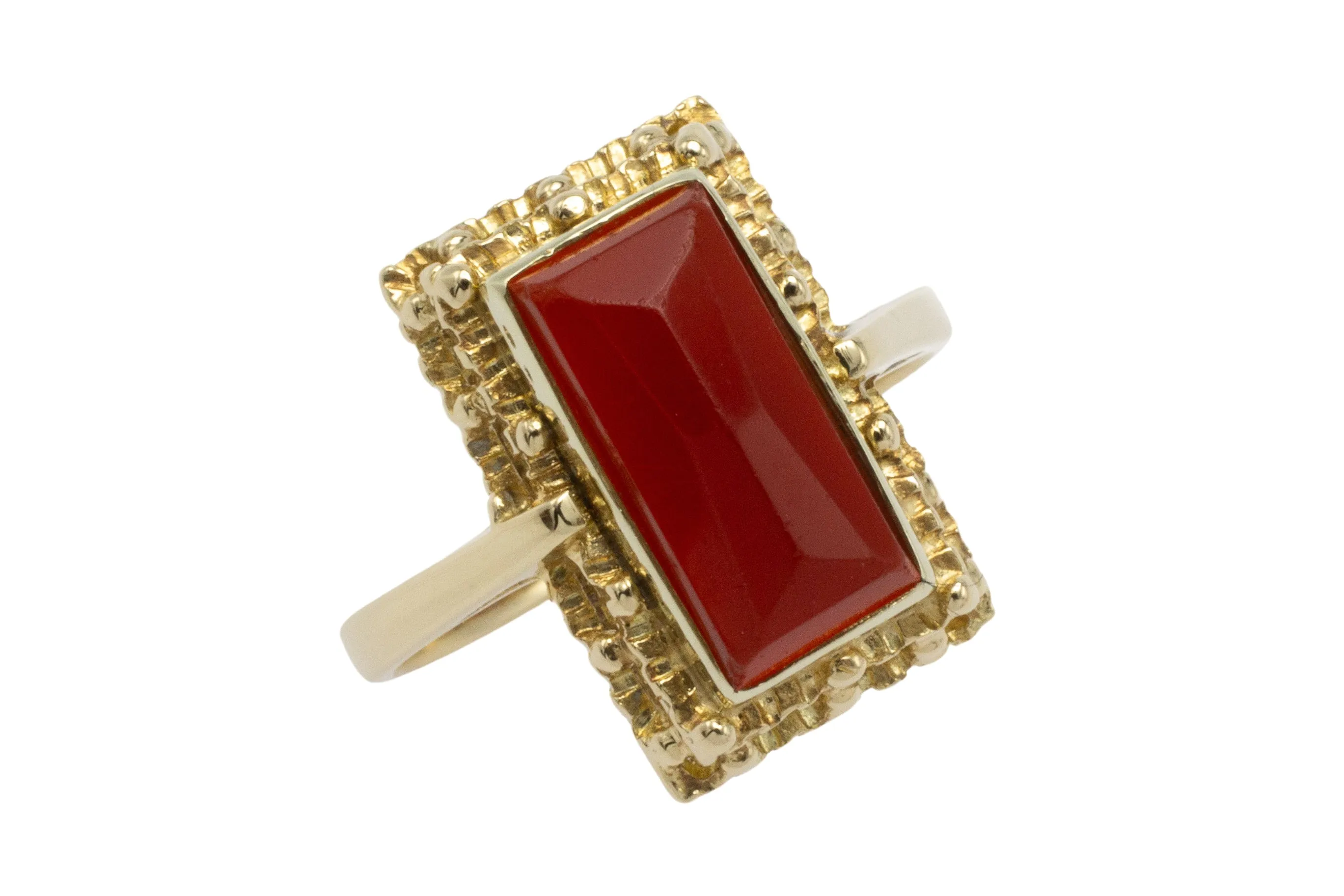 Carnelian ring in 14 carat gold