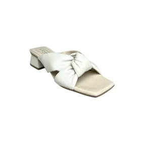 HV221824 Rosalia White Slide