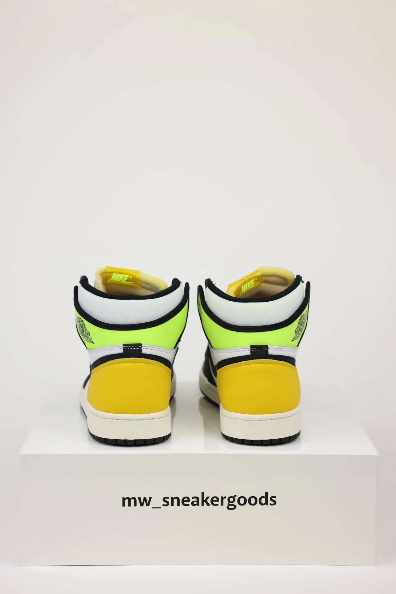 Jordan 1 Retro High White Black Volt University Gold