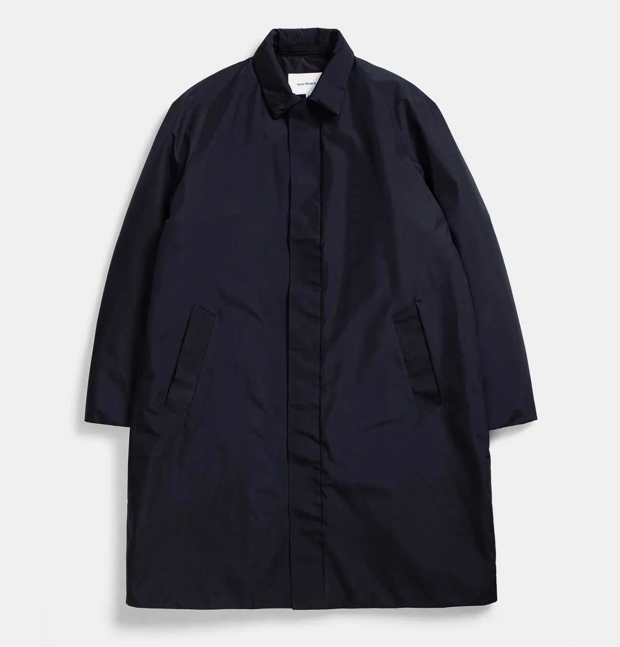 Norse Projects Vargo Gore-Tex Infinium Mac Jacket in Dark Navy