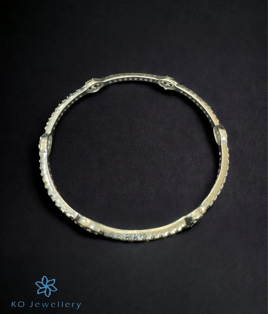 The Carson Silver Bangle (Size 2.8)