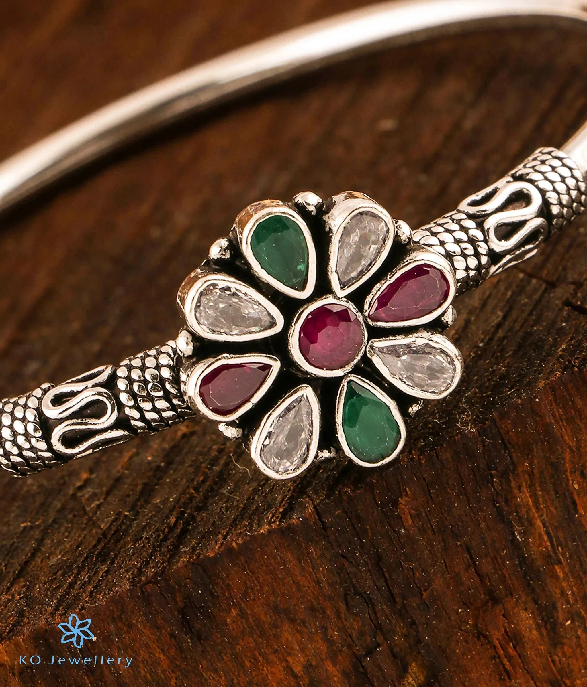 The Palash Silver Openable Gemstone Bracelet