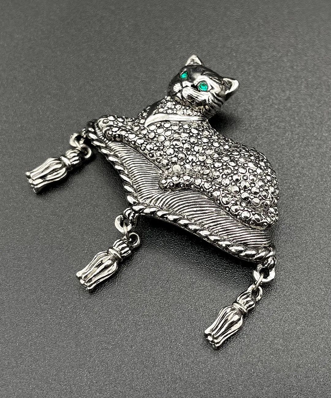 【USA輸入】ヴィンテージ AVON Regal Cat Pin ブローチ/Vintage AVON Regal Cat Pin Brooch