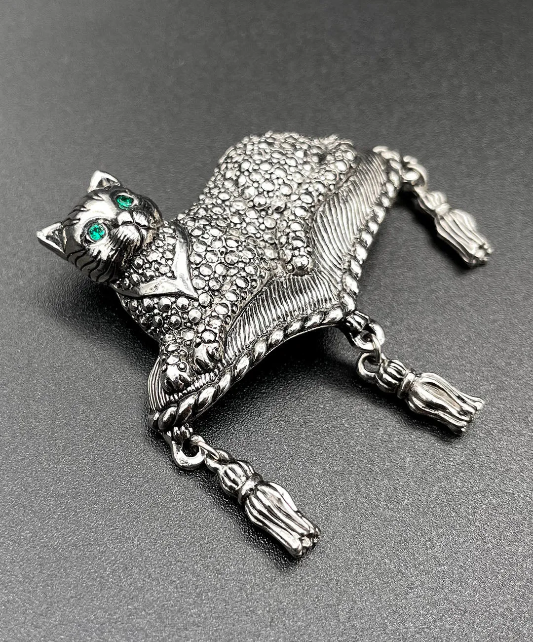 【USA輸入】ヴィンテージ AVON Regal Cat Pin ブローチ/Vintage AVON Regal Cat Pin Brooch