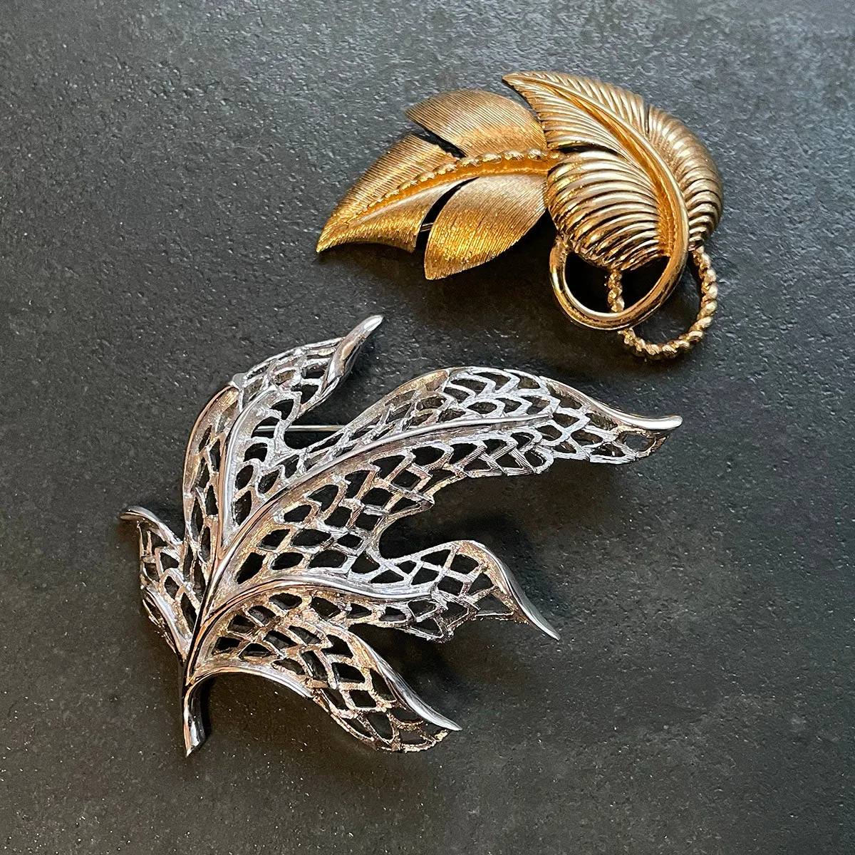 【USA輸入】ヴィンテージ MONET オープンワーク リーフ ブローチ/Vintage MONET Openwork Leaf Brooch