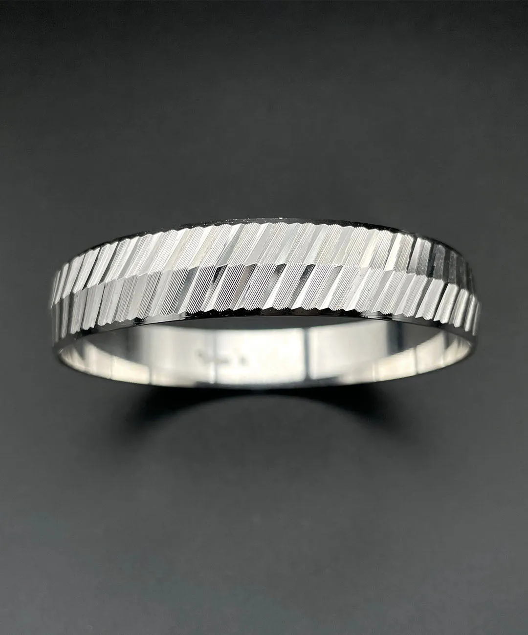 【USA輸入】ヴィンテージ TRIFARI シルバー カッティング バングル/Vintage TRIFARI Silver Cutting Bangle