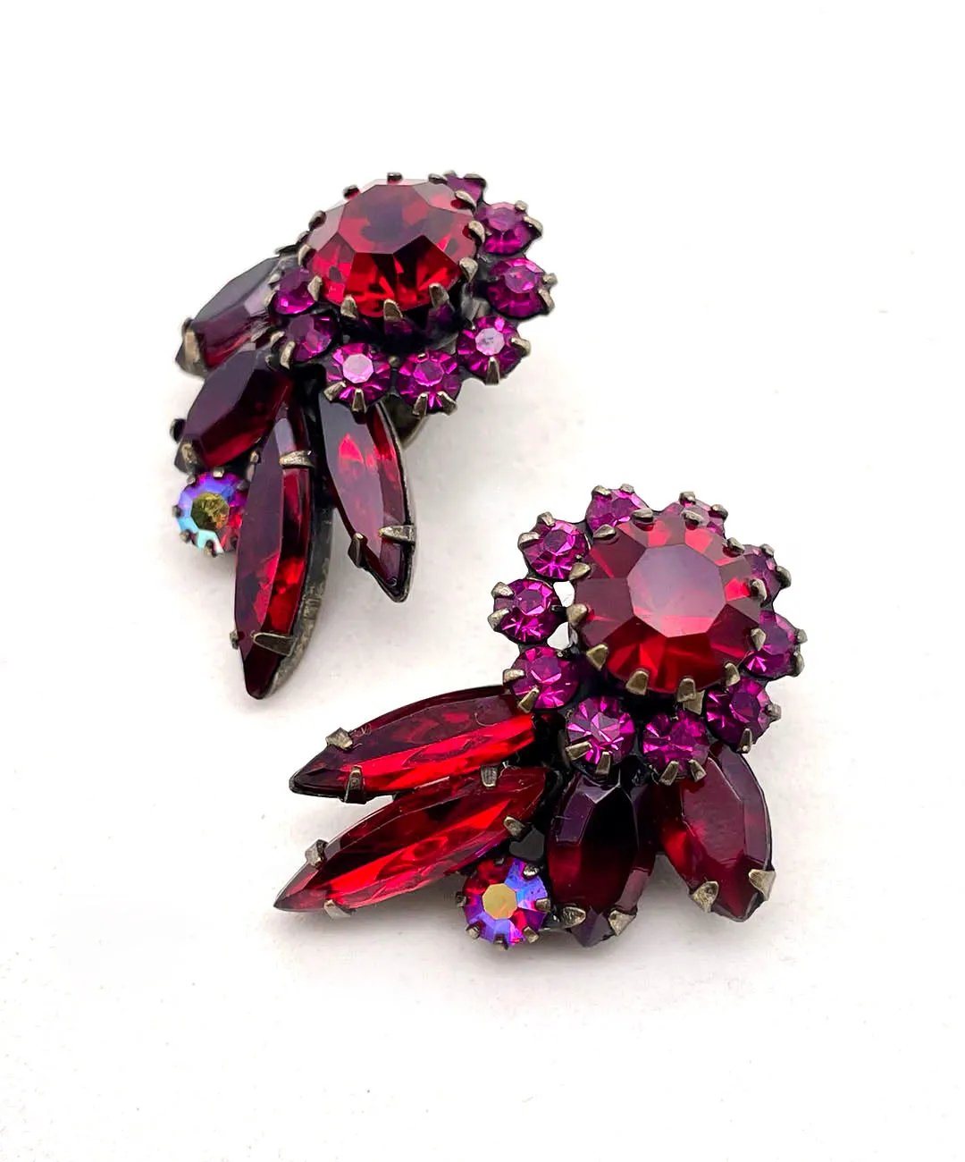 【USA輸入】ヴィンテージ WEISS レッド マゼンダ ビジュー イヤリング/Vintage WEISS Red Magenta Bijou Clip On Earrings