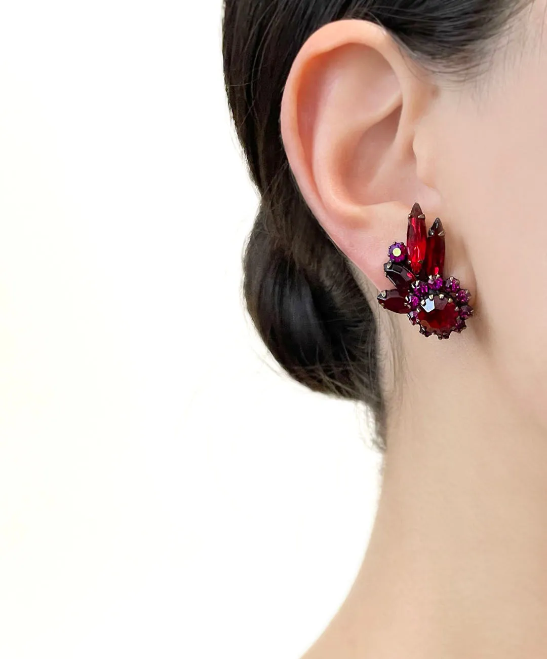 【USA輸入】ヴィンテージ WEISS レッド マゼンダ ビジュー イヤリング/Vintage WEISS Red Magenta Bijou Clip On Earrings