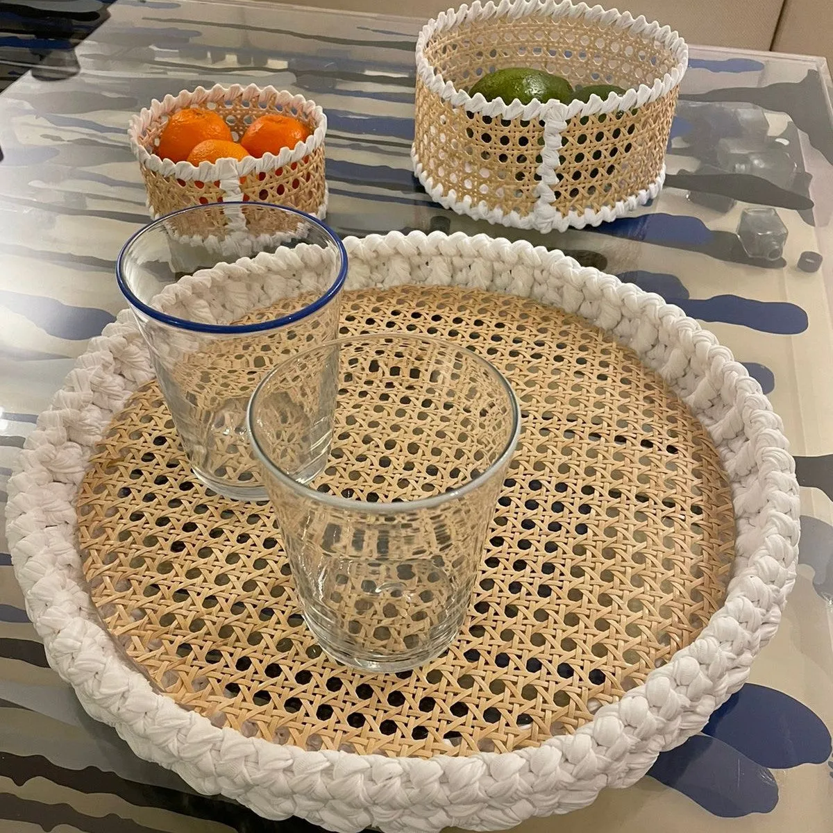 Wicker round tray