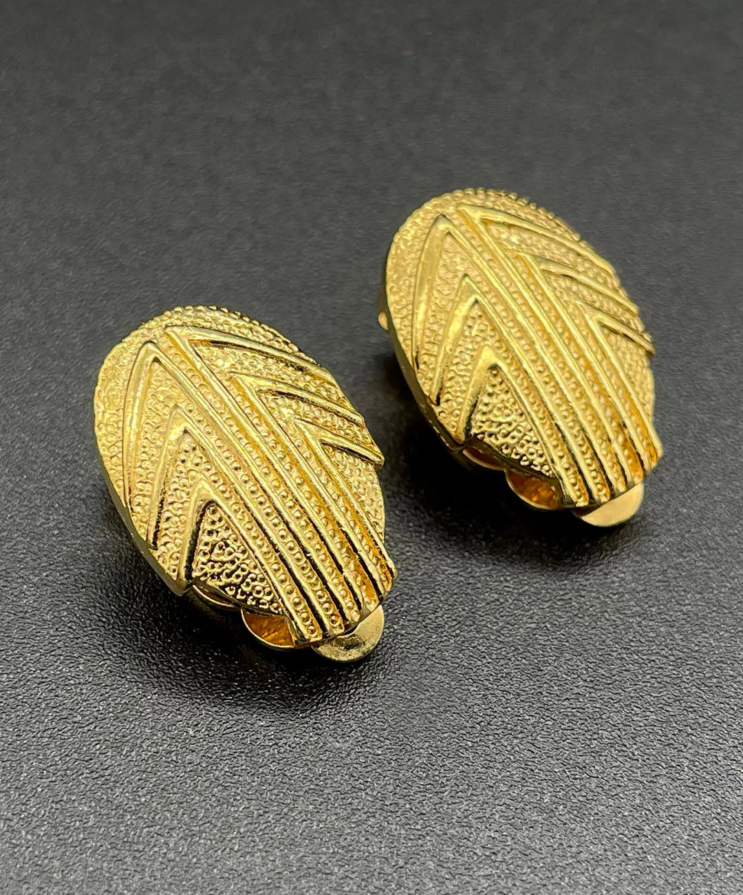 【フランス輸入】ヴィンテージ SPHINX アブストラクト メタル イヤリング/Vintage SPHINX Abstract Metal Clip On Earrings